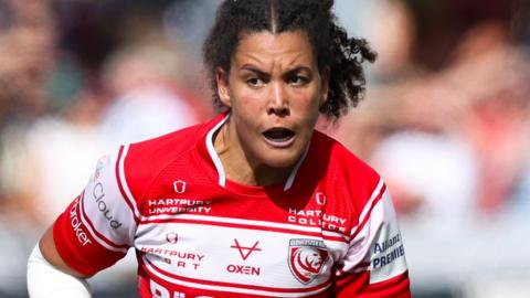 Tatyana Heard playing for Gloucester-Hartpury