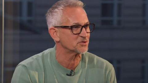 A picture of Gary Lineker fronting the 鶹Լ's coverage of England's Euros match in a green T shirt