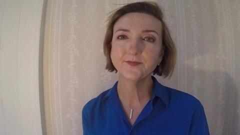 Victoria Derbyshire having removed wig