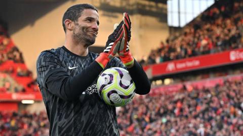 David James applauding the crowd 