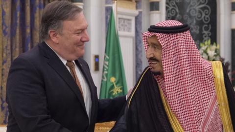 US Secretary of State Mike Pompeo (L) meeting Saudi King Salman in Riyadh, Saudi Arabia, 16 October 2018