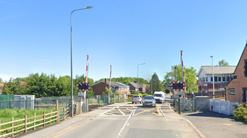 Stallingborough level crossing