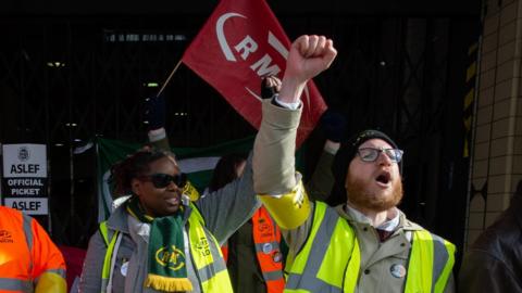 RMT strikers in London