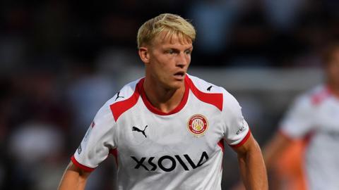 Saxon Earley in action for Stevenage