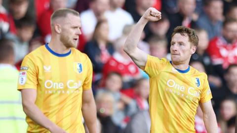 Steven Quinn scores for Mansfield