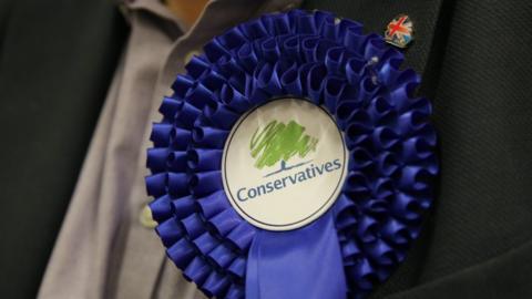 Conservative rosette