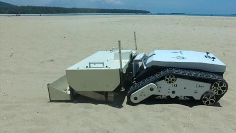 Rubbish-clearing beach robot in Thailand