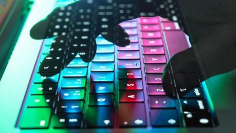 Hand on keyboard 