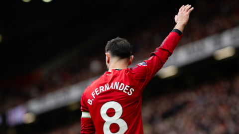 Bruno Fernandes raises his arm