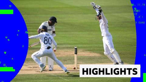 Ollie Pope and Jamie Smith celebrate Mohammed Siraj being bowled