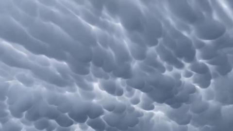 Mammatus clouds