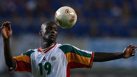 Pape Bouba Diop playing for Senegal against France, 2002