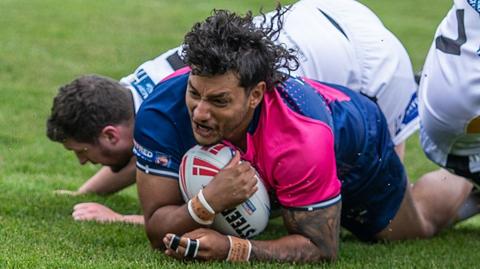 Decarlo Trerise scores a try for Cornwall