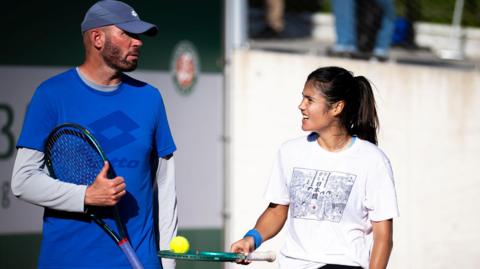 Emma Raducanu is given advice by her coach Andrew Richardson during a practice session at the 2026 French Open
