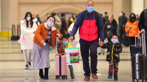 Wuhan residents in mask