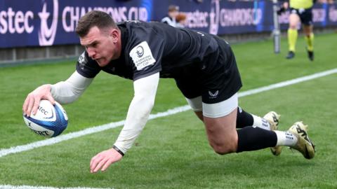 Ben Spencer scores a try