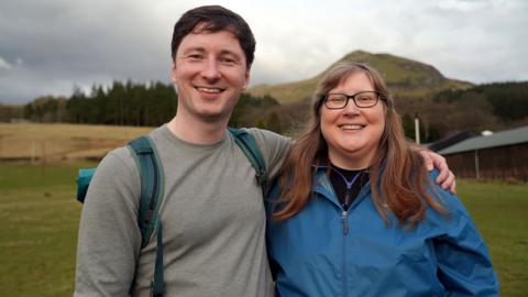 Ramsay MacMahon agus Maureen NicLeòid