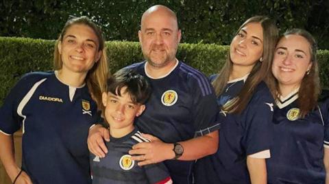 Alan and Piera with their children Dylan, Caterina and Nicole