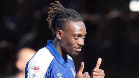 Freddie Ladapo in action for Ipswich