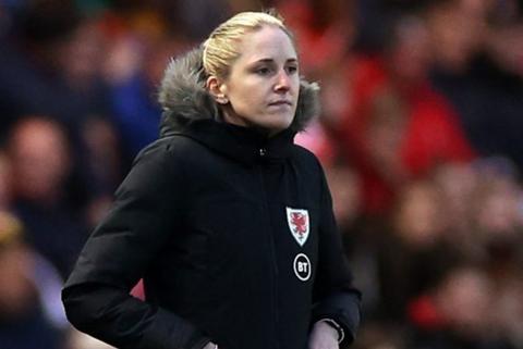 After receiving interest from other clubs and international associations Wales manager Gemma Grainger talks about the extension of her deal with the FAW.