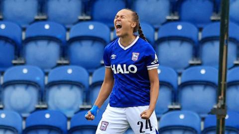 Paige Peake scores for Ipswich against Portsmouth