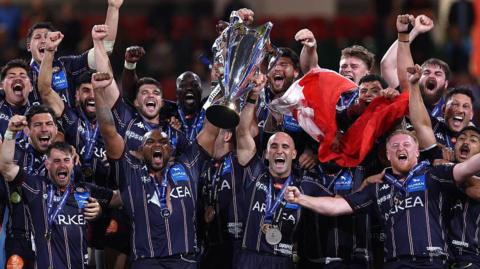 Maxime Lucu and Jefferson Poirot hold up Investec Champions Cup