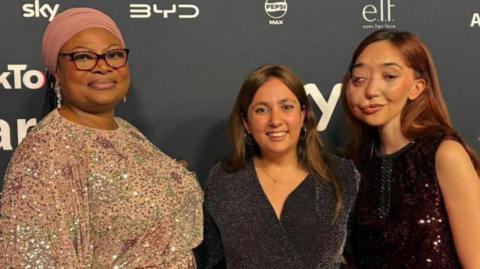 Bus Aunty, Yasmin Rufo and Nikki Lilly