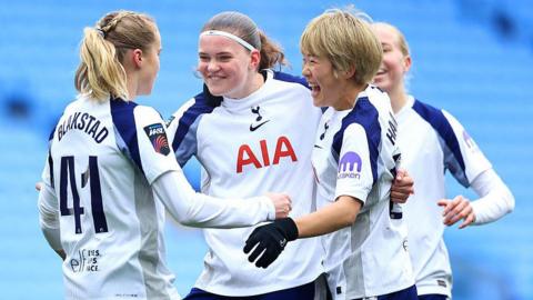 Tottenham players celebrate beating Aston Villa in the WSL