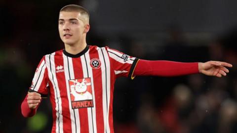 Alfie Gilchrist playing for Sheffield United