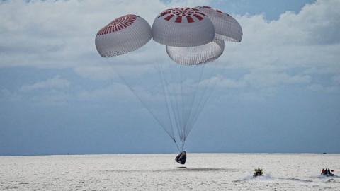 Inspiration4 crew splash down in their SpaceX capsule