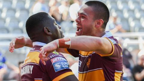 Huddersfield Giants celebrate.