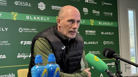 Philippe Clement at press conference