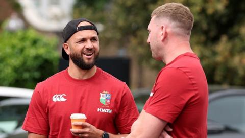 Jamison Gibson-Park (L) and Finn Russell