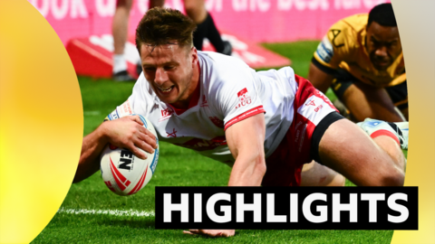 Tom Davies scoring a try for Hull KR