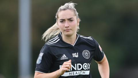 Maddy Cusack in action for Sheffield United