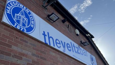 An image of the sign for Halesowen Town's Yeltz Bar in Halesowen