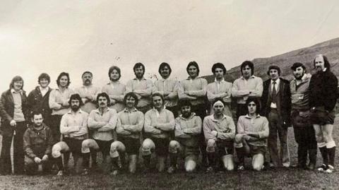 Hen lun o chwaraewyr y clwb o'r cyfnod tua 1976/77