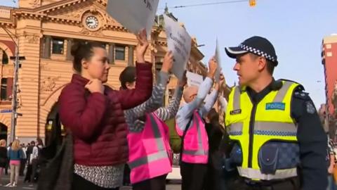 vegans and police face off in Melbourne
