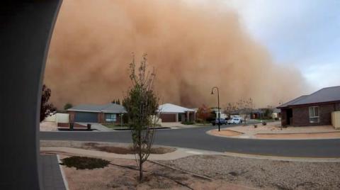 Dust cloud in Mildura, Victoria
