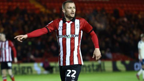 Tom Hamer in action for Lincoln City