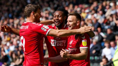 Bristol City celebrate Andreas Weimann's goal against Derby