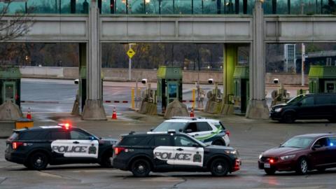 Image shows police at the bridge