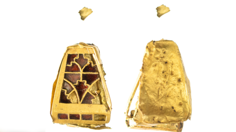 A photo showing the front and back of an Anglo-Saxon gold and garnet panel.