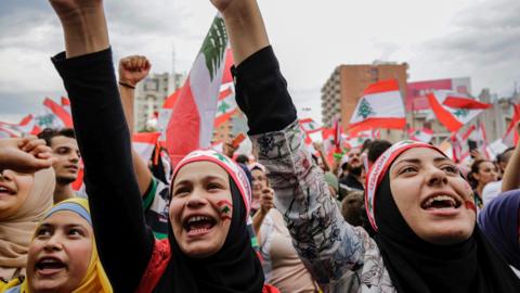 Anti-government protesters at al-Nour Square in Tripoli, Lebanon (23 October 2019)