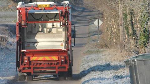 Bin lorry