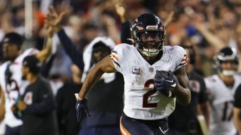 DJ Moore of the Chicago Bears runs for a touchdown