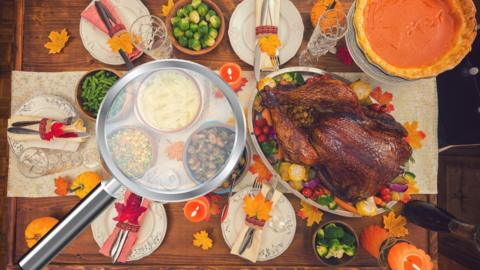 christmas dinner magnifying glass