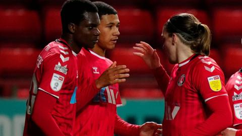 Charlton celebrate their late winner against MK Dons