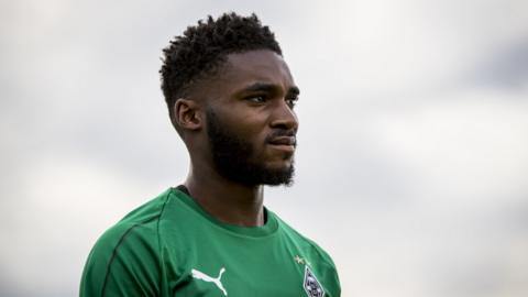 Mandela Egbo during training with Borussia Monchengladbach