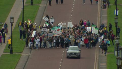 crowds gather at stormont